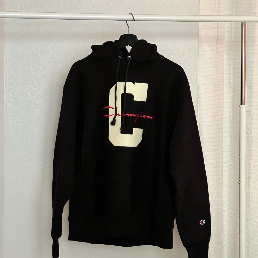 Champion Reverse Weave Hoodie in Black (L)